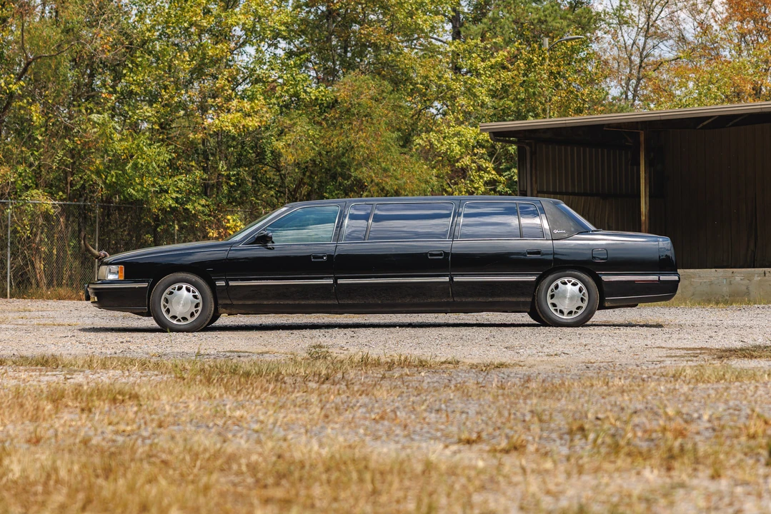 1998 Cadillac Fleetwood - Image 3 of 31