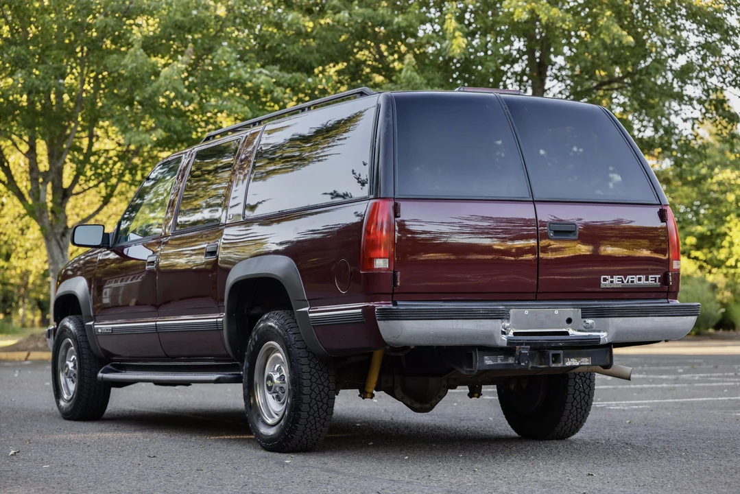 1999 Chevrolet Suburban 8th Gen - Image 19 of 31