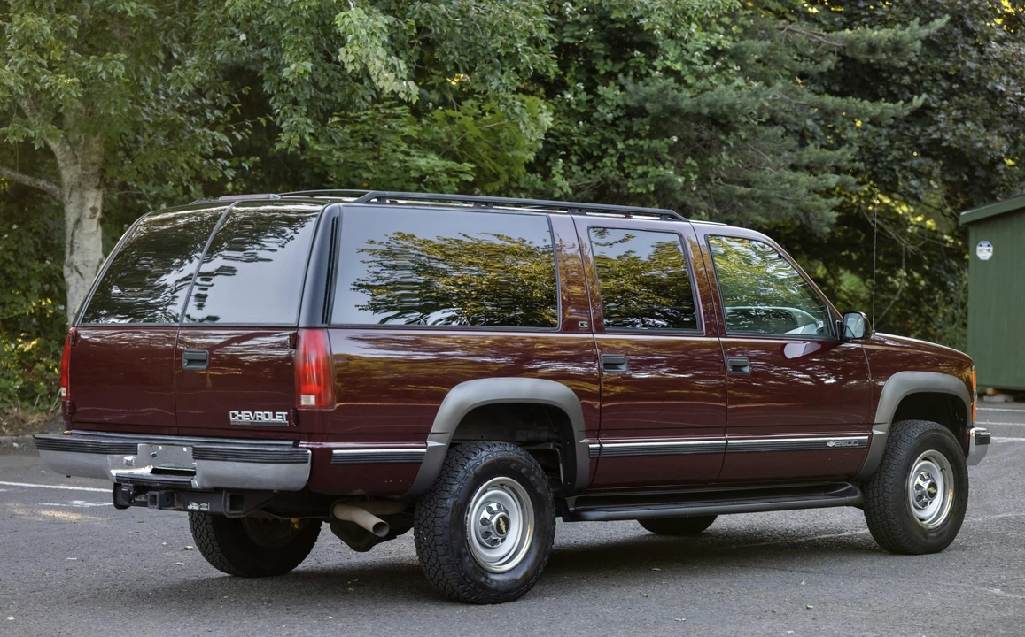 1999 Chevrolet Suburban 8th Gen - Image 13 of 31