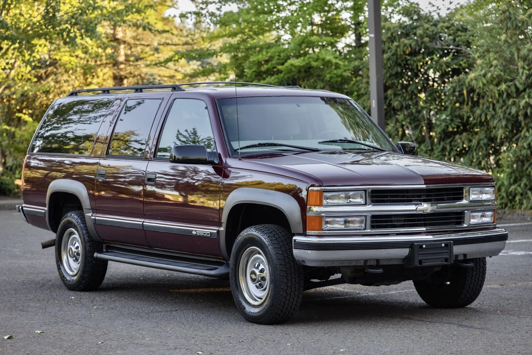 1999 Chevrolet Suburban 8th Gen - Image 10 of 31