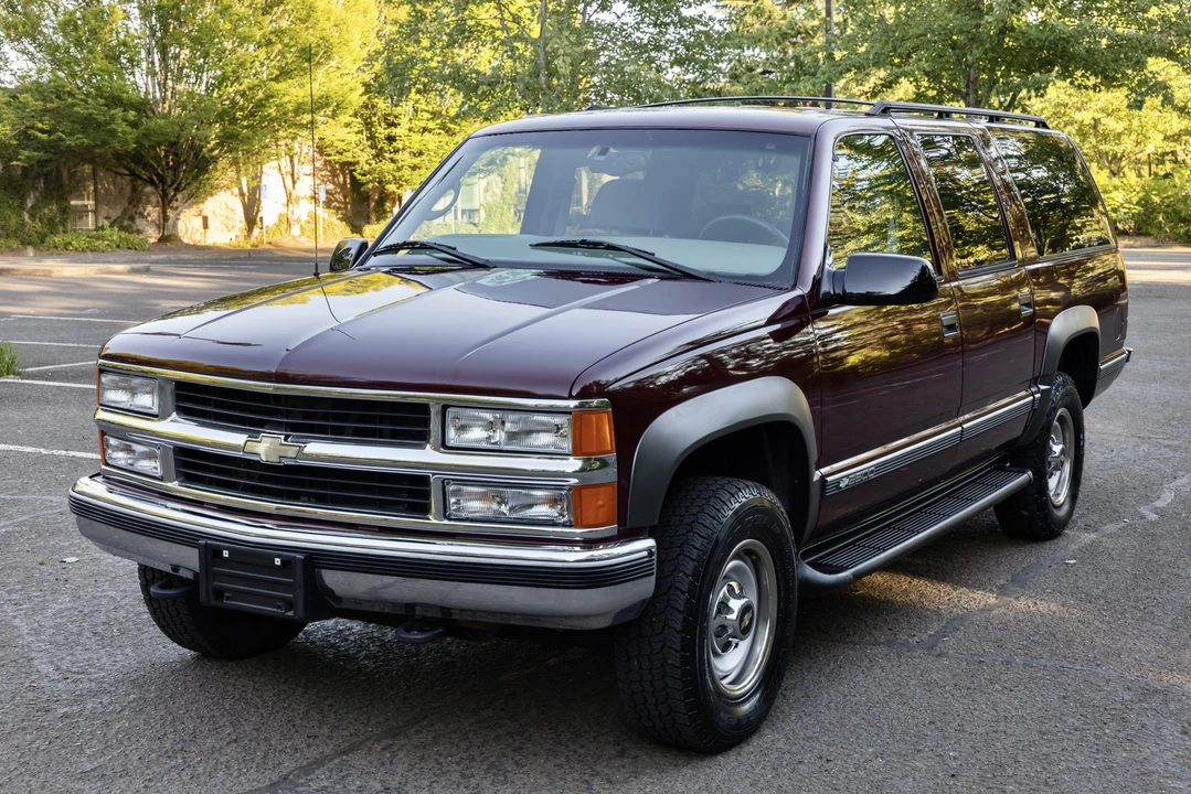 1999 Chevrolet Suburban 8th Gen - Image 4 of 31
