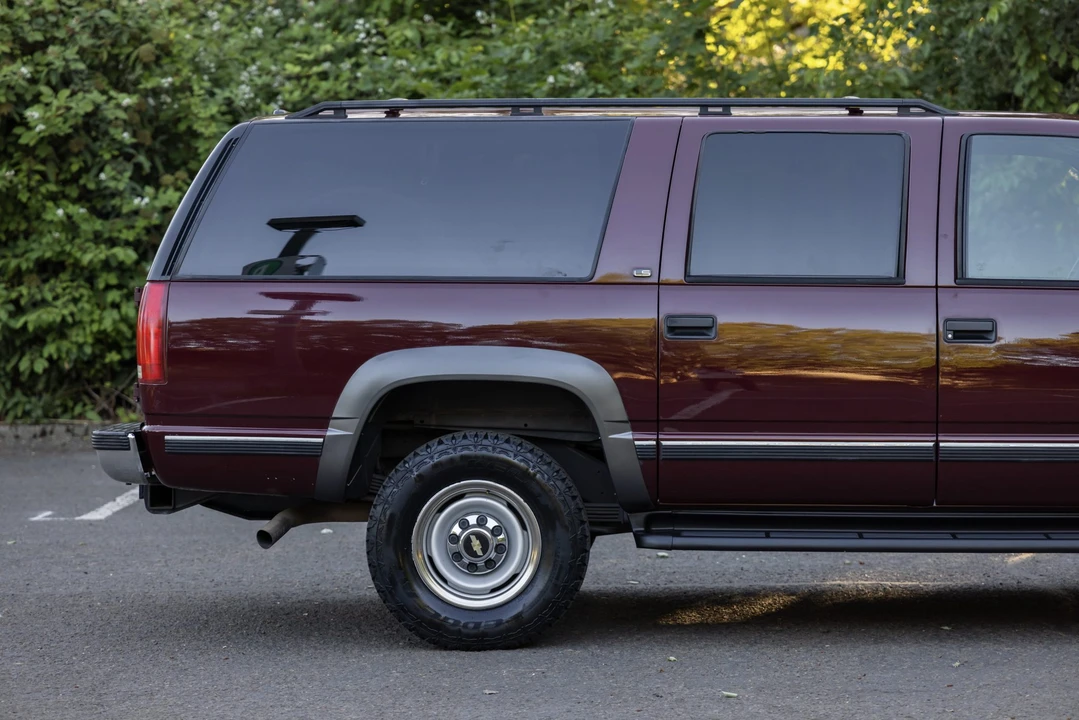 1999 Chevrolet Suburban 8th Gen - Image 29 of 31