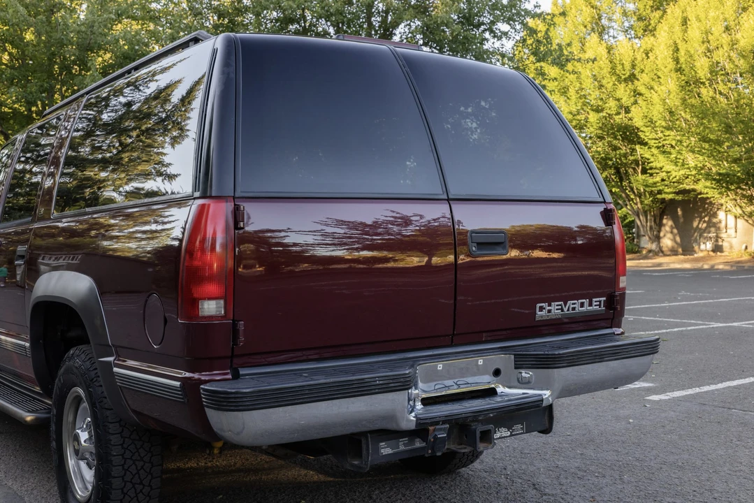 1999 Chevrolet Suburban 8th Gen - Image 17 of 31