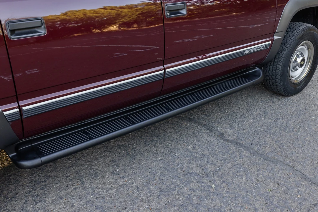 1999 Chevrolet Suburban 8th Gen - Image 30 of 31