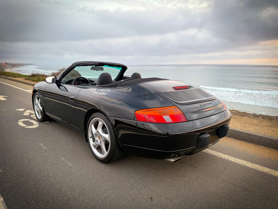 1999 Porsche 996 Carrera - Image 12 of 31