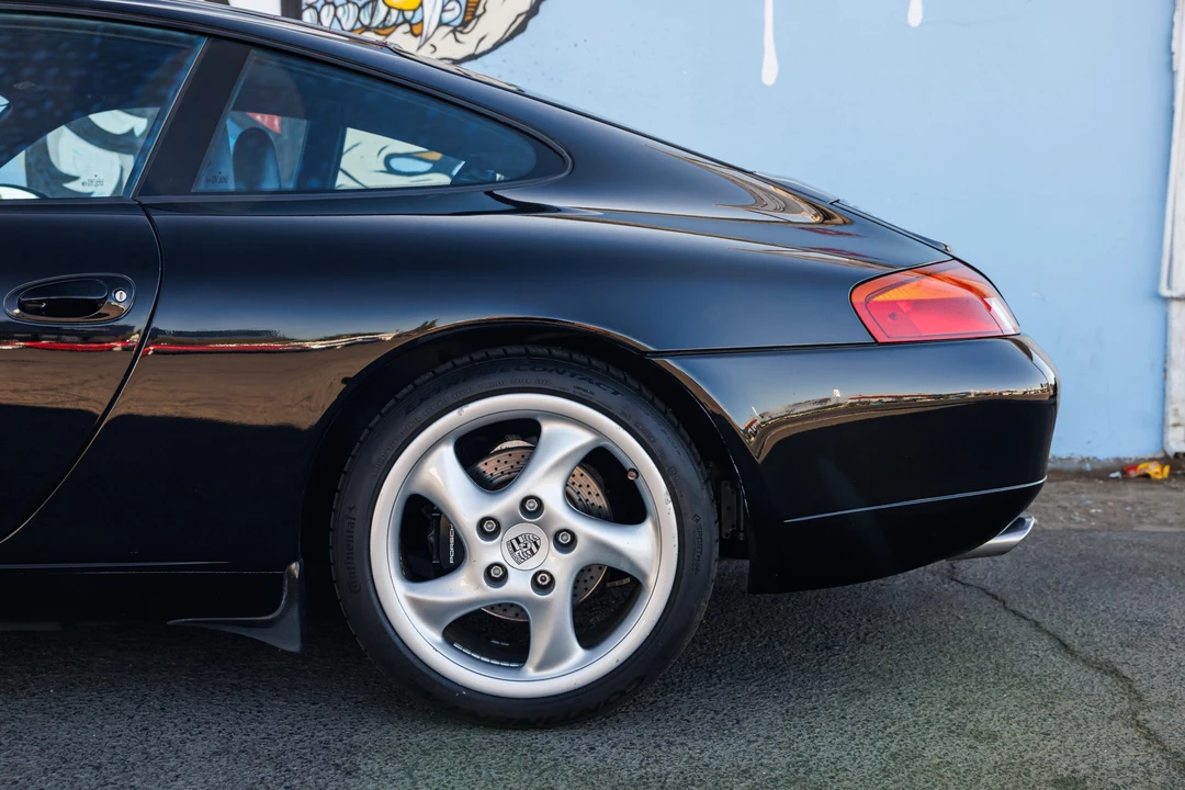 1999 Porsche 996 Carrera - Image 19 of 31
