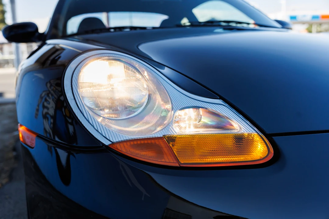 1999 Porsche 996 Carrera - Image 25 of 31