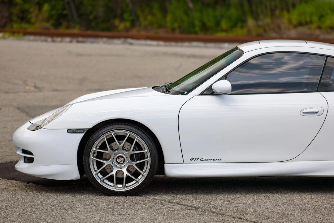 1999 Porsche 996 Carrera - Image 27 of 31