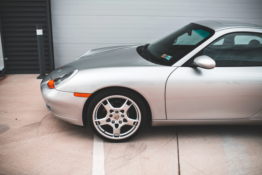 1999 Porsche 996 Carrera - Image 28 of 31