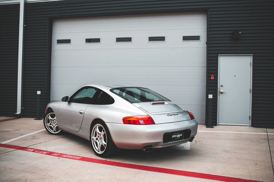1999 Porsche 996 Carrera - Image 26 of 31