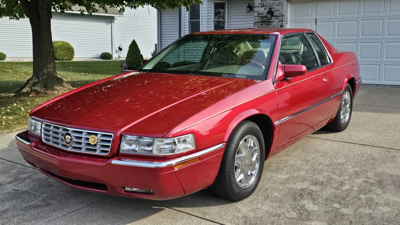 2001 Cadillac Eldorado 12th Gen - Image 2 of 31
