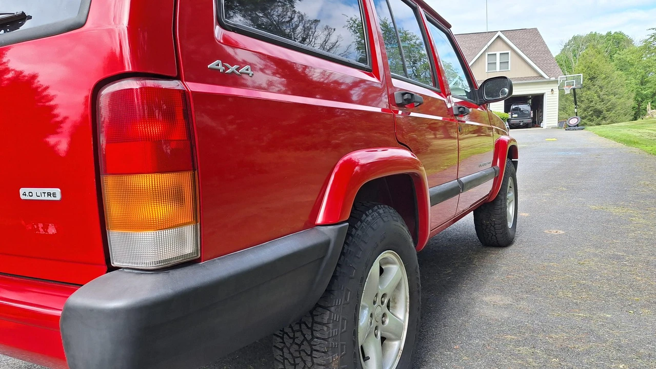 2001 Jeep XJ Cherokee - Image 16 of 31