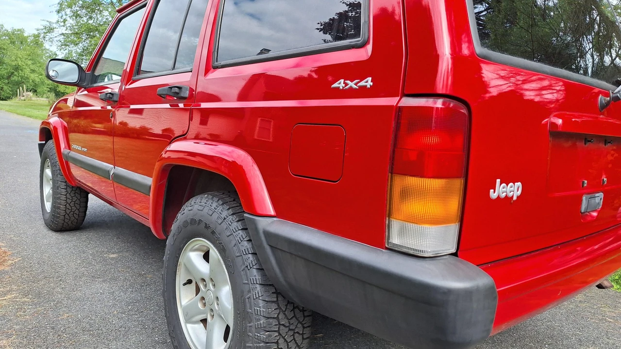 2001 Jeep XJ Cherokee - Image 14 of 31