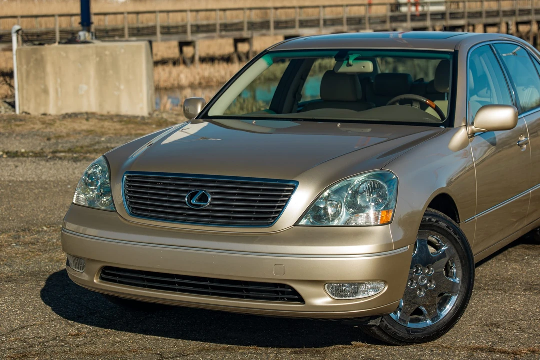 2001 Lexus LS 3rd Gen - Image 30 of 31