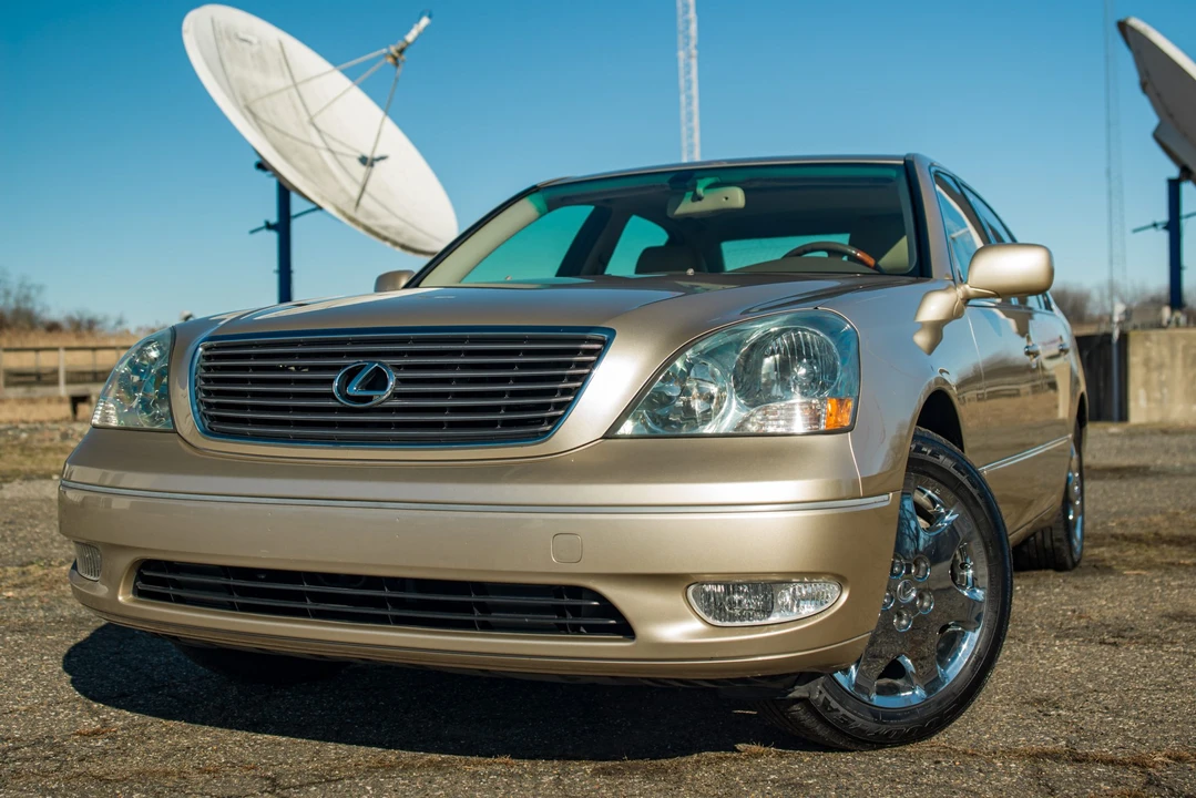 2001 Lexus LS 3rd Gen - Image 7 of 31