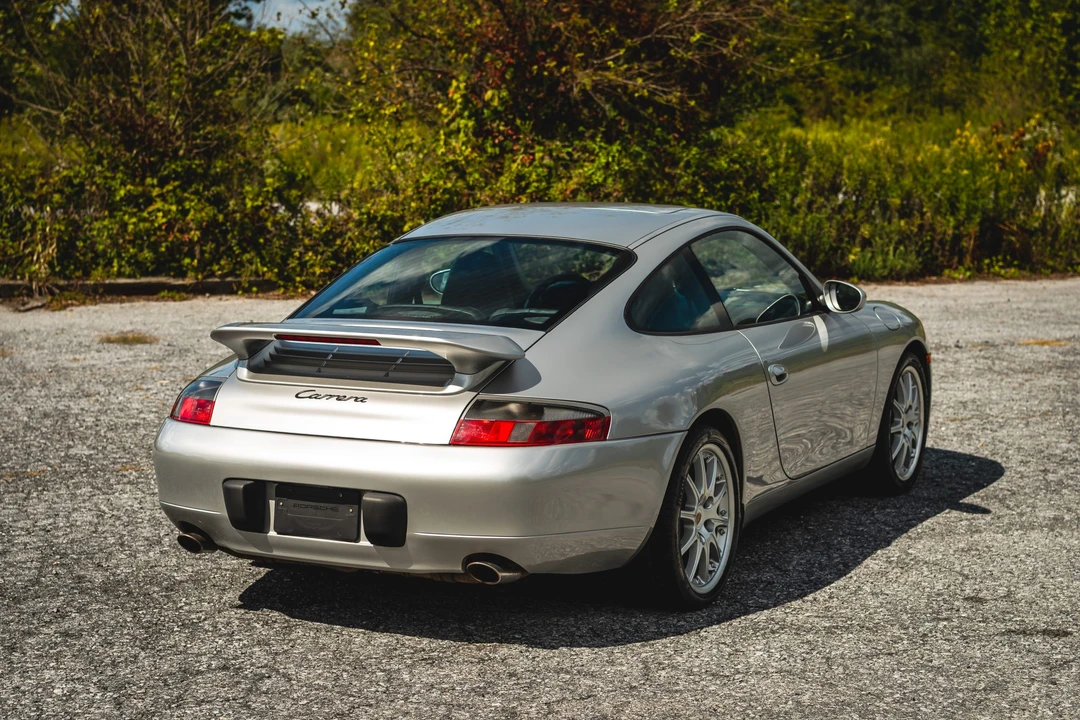 2001 Porsche 996 Carrera - Image 12 of 31
