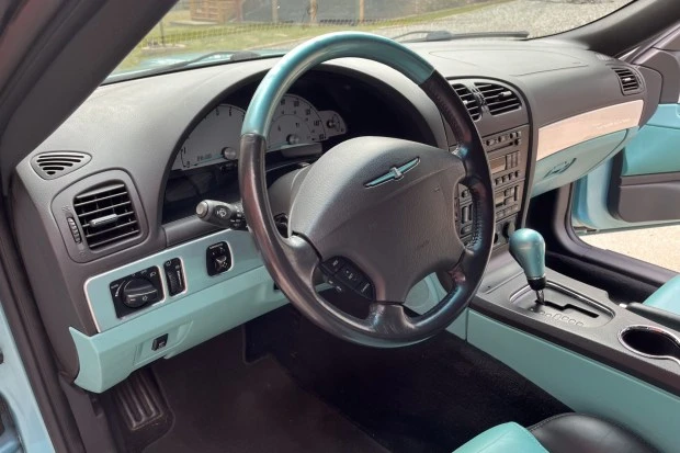 2002 Ford Thunderbird 10th Gen - Image 5 of 7