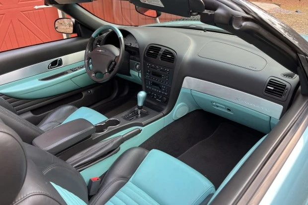 2002 Ford Thunderbird 10th Gen - Image 4 of 7