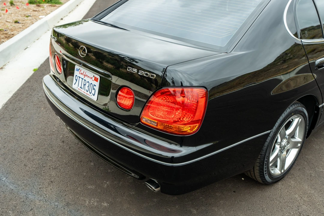 2002 Lexus GS 2nd Gen - Image 15 of 31
