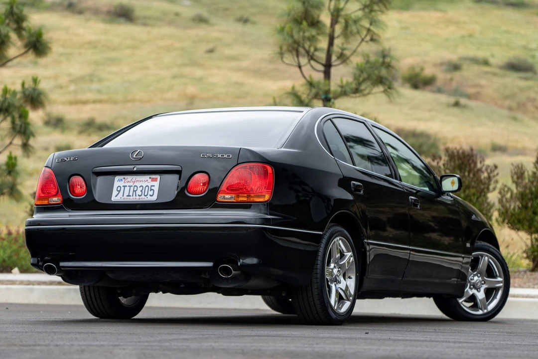2002 Lexus GS 2nd Gen - Image 5 of 31