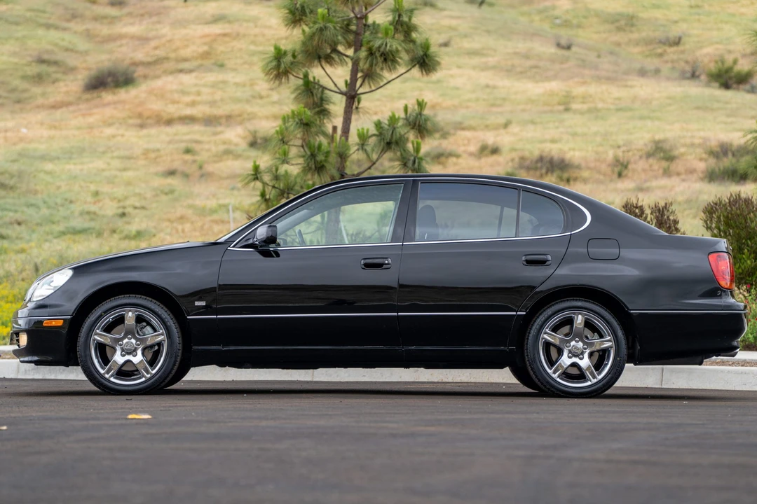 2002 Lexus GS 2nd Gen - Image 2 of 31