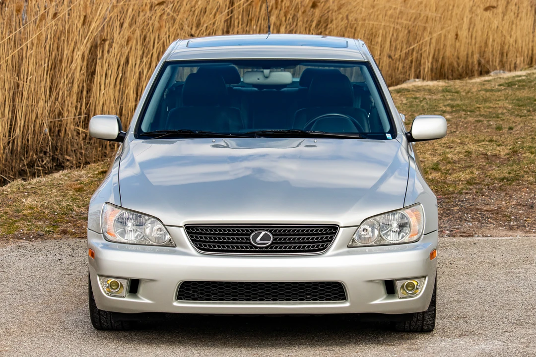 2002 Lexus IS 1st Gen - Image 2 of 31