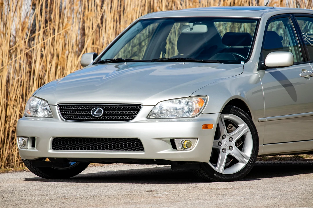 2002 Lexus IS 1st Gen - Image 19 of 31