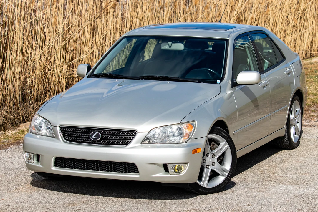 2002 Lexus IS 1st Gen - Image 5 of 31