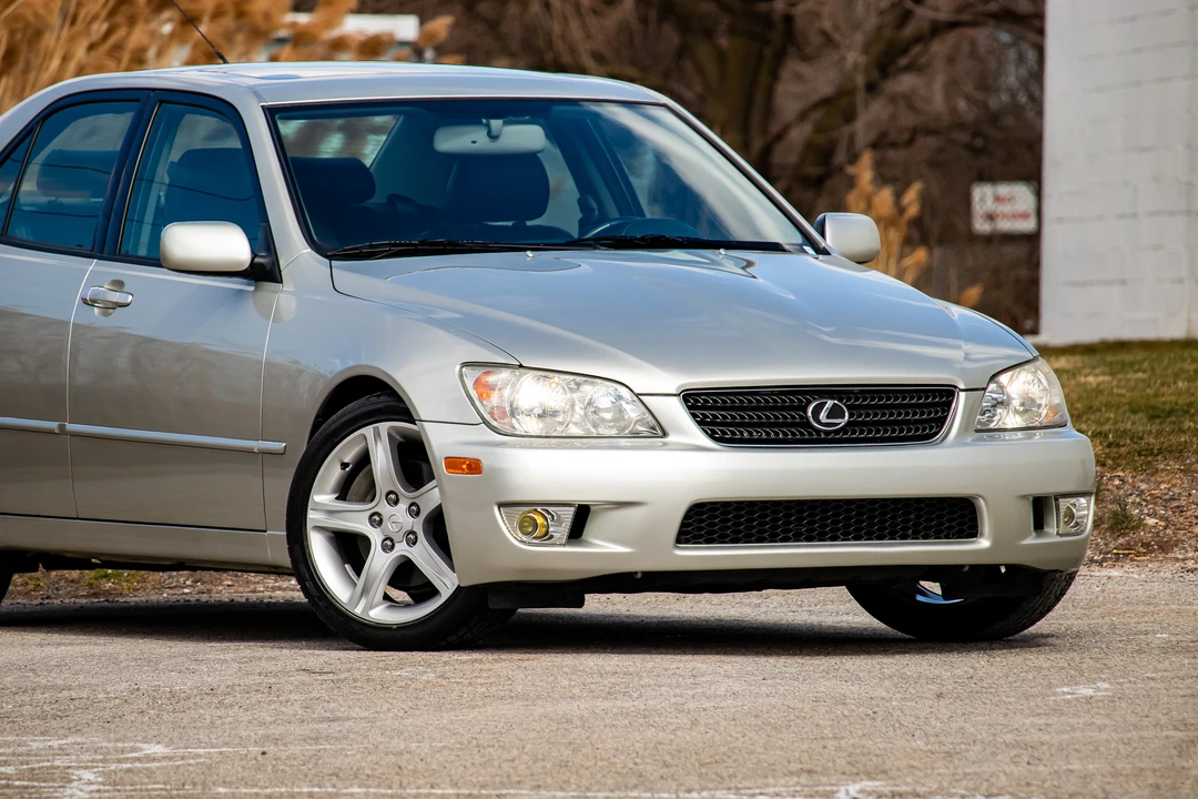 2002 Lexus IS 1st Gen - Image 17 of 31