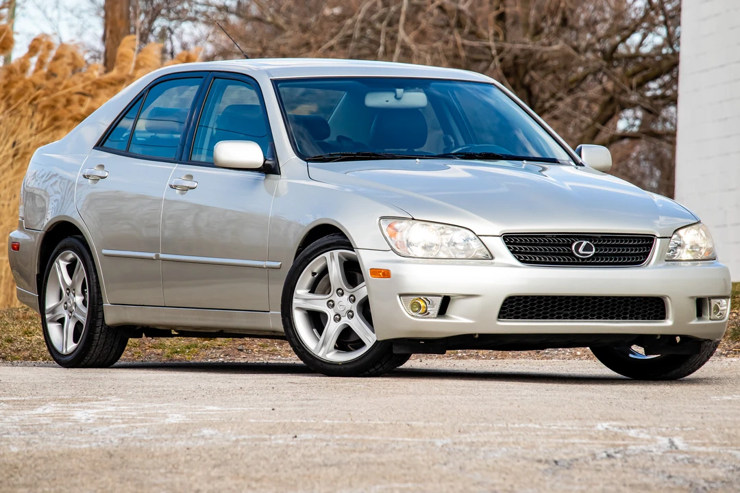 2002 Lexus IS 1st Gen - Image 14 of 31