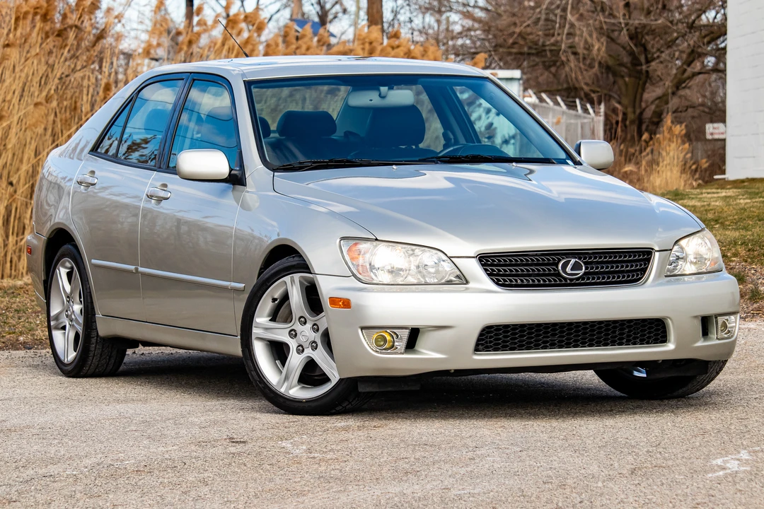 2002 Lexus IS 1st Gen - Image 15 of 31