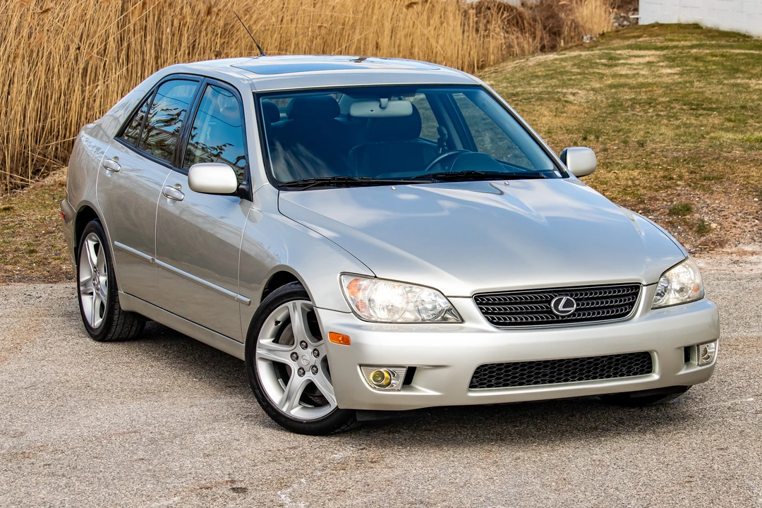2002 Lexus IS 1st Gen - Image 16 of 31