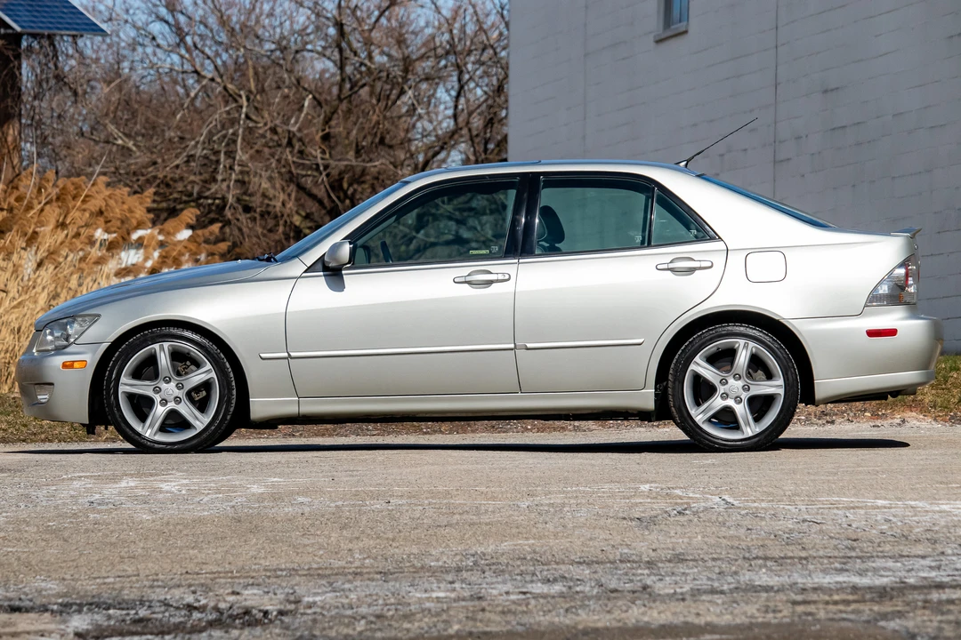 2002 Lexus IS 1st Gen - Image 7 of 31