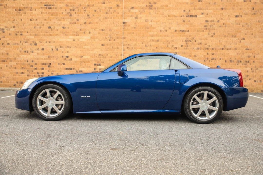 2004 Cadillac XLR - Image 5 of 31
