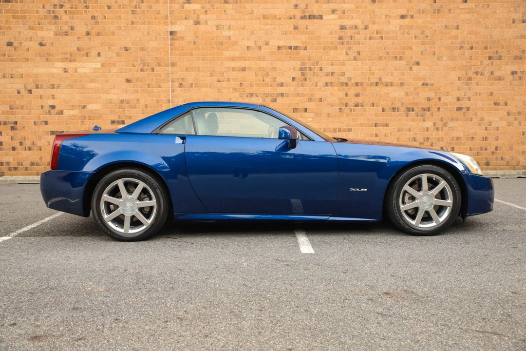 2004 Cadillac XLR - Image 13 of 31