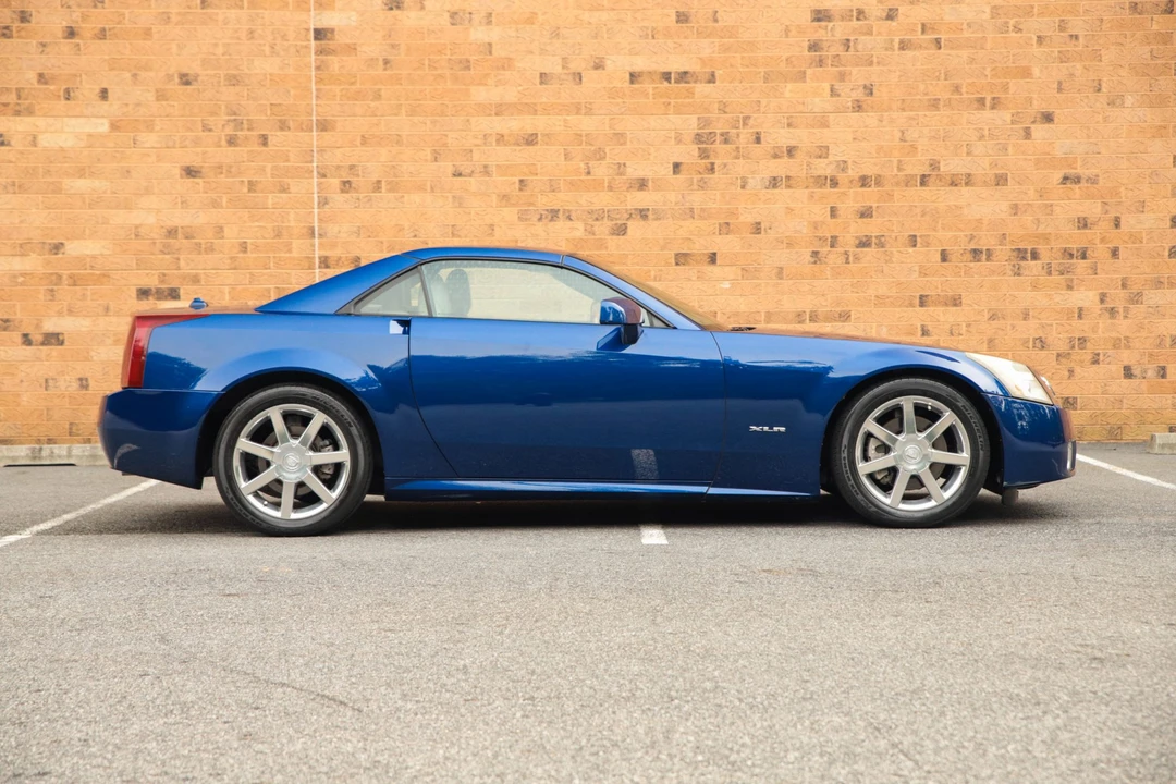 2004 Cadillac XLR - Image 12 of 31