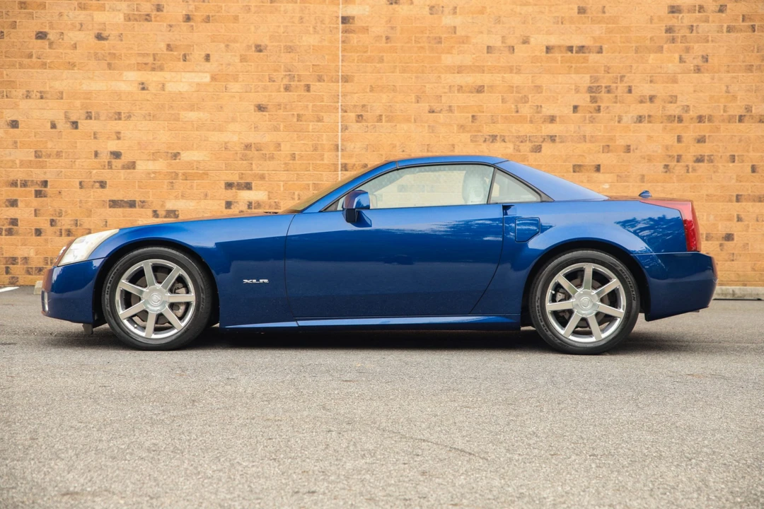 2004 Cadillac XLR - Image 4 of 31