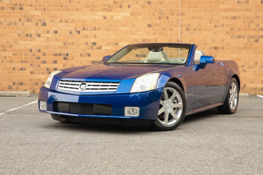 2004 Cadillac XLR - Image 16 of 31