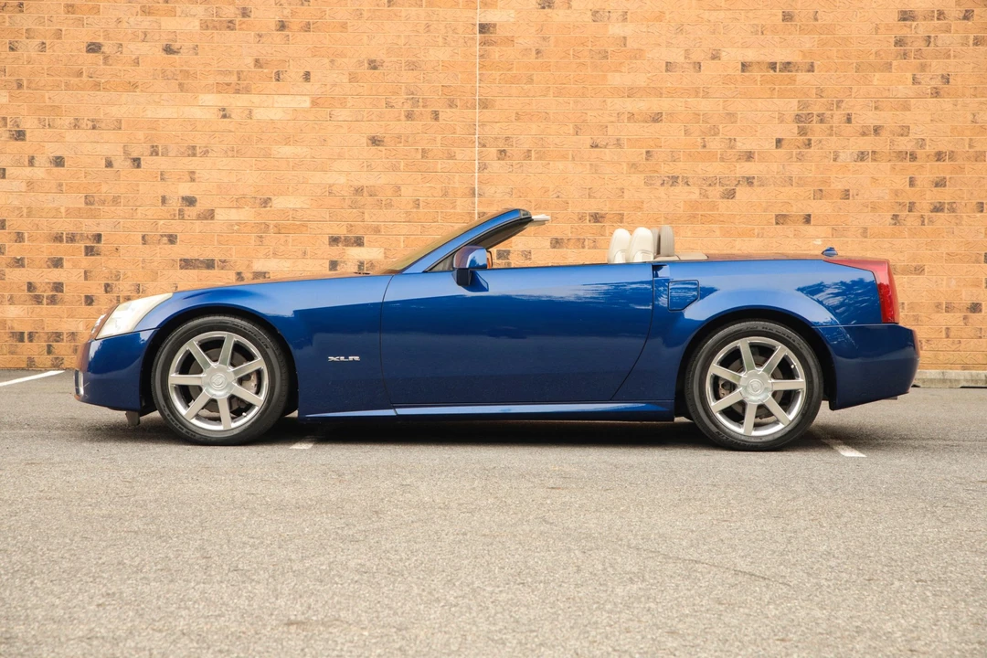 2004 Cadillac XLR - Image 17 of 31