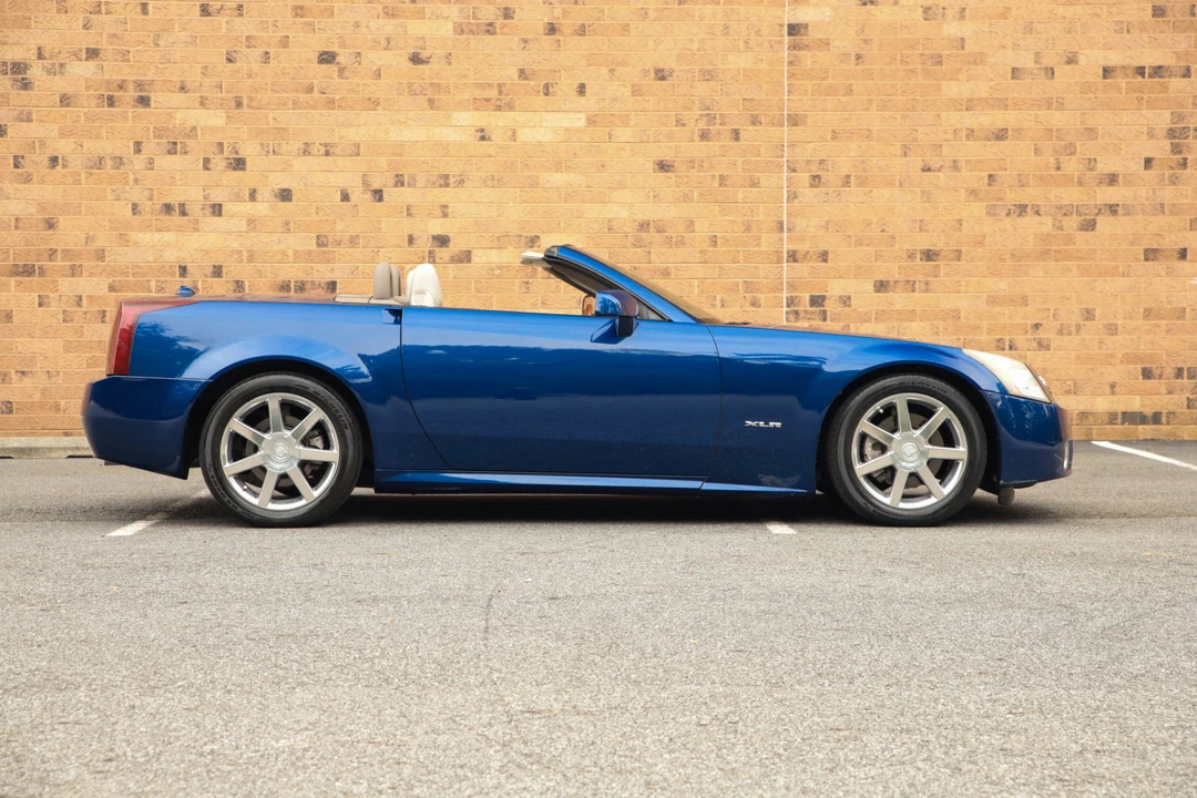2004 Cadillac XLR - Image 20 of 31