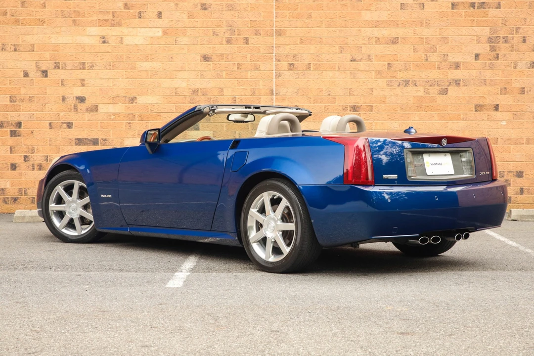 2004 Cadillac XLR - Image 18 of 31