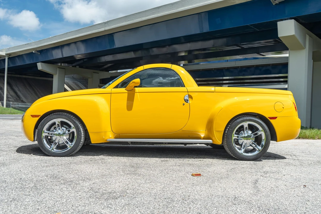2004 Chevrolet SSR - Image 7 of 31