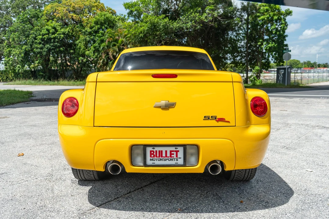 2004 Chevrolet SSR - Image 9 of 31