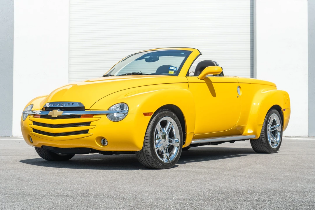 2004 Chevrolet SSR - Image 13 of 31