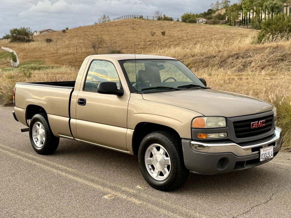 2004 GMC Sierra 2nd Gen - Image 9 of 31