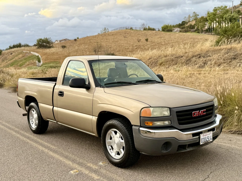 2004 GMC Sierra 2nd Gen - Image 12 of 31