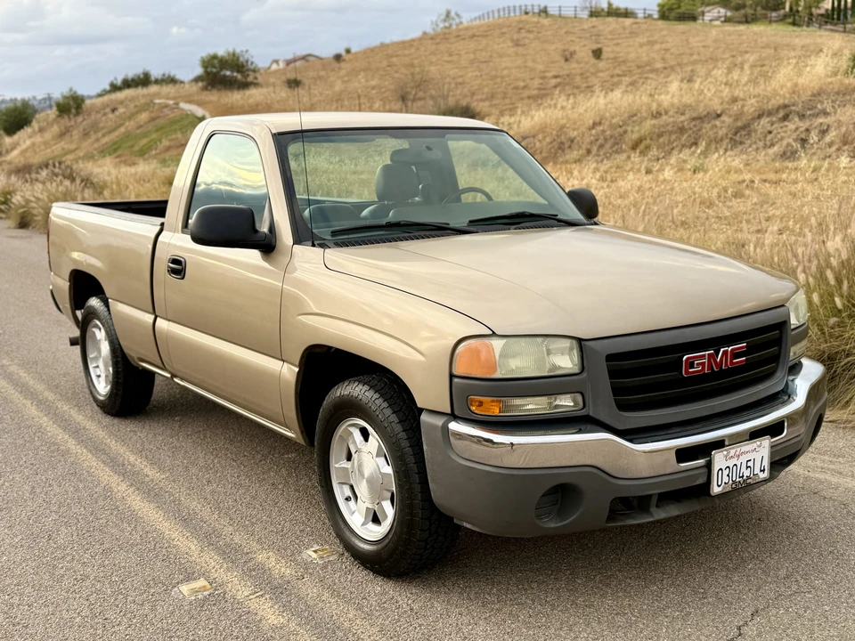 2004 GMC Sierra 2nd Gen - Image 7 of 31