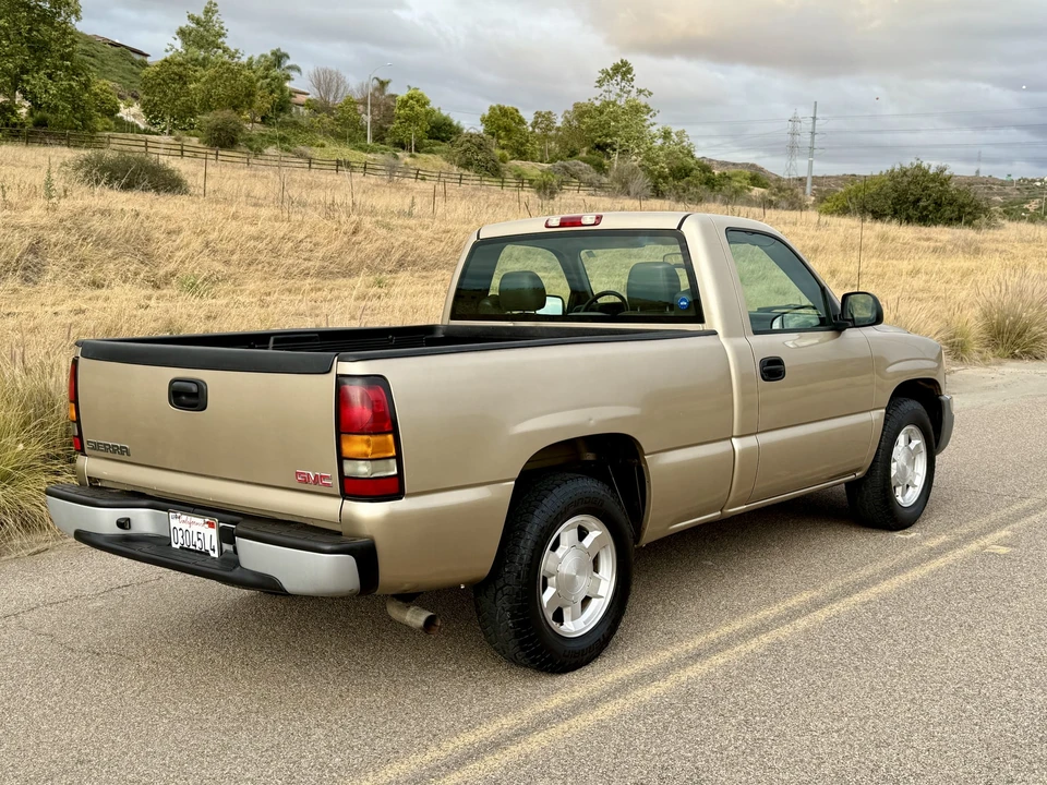 2004 GMC Sierra 2nd Gen - Image 29 of 31