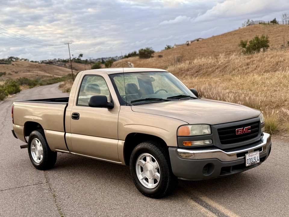 2004 GMC Sierra 2nd Gen - Image 14 of 31