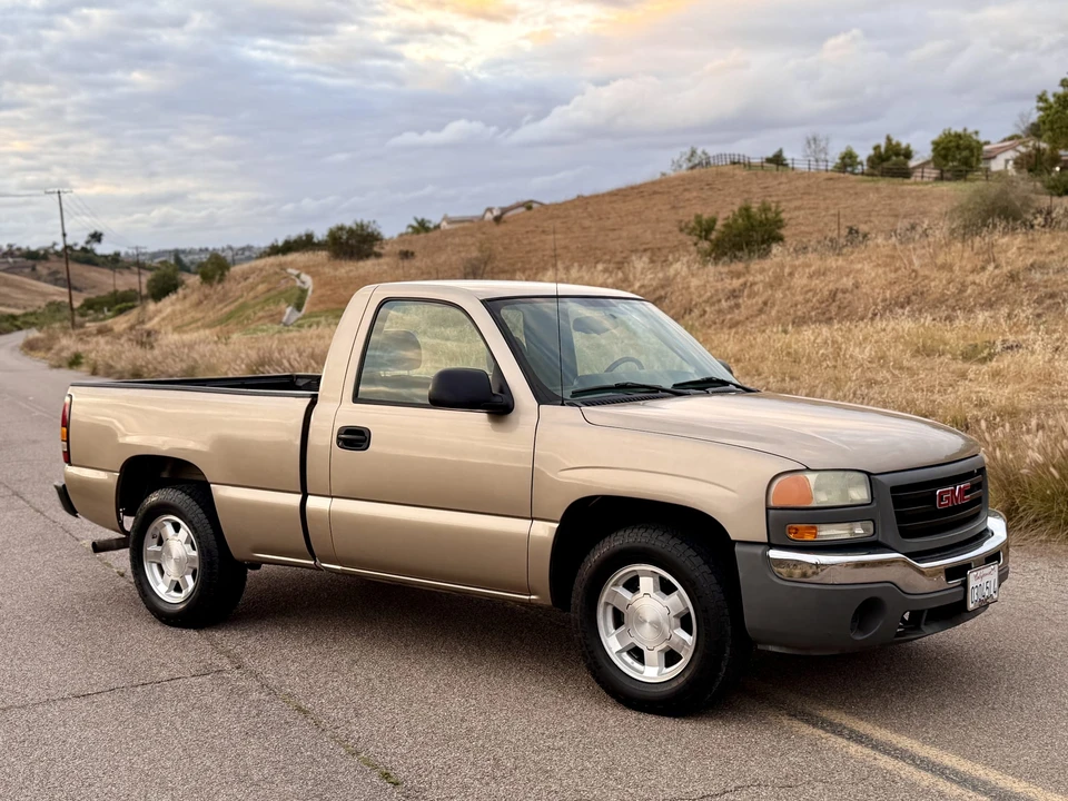 2004 GMC Sierra 2nd Gen - Image 19 of 31